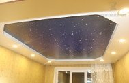 Натяжной потолок звездное небо в гостиной