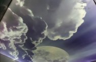 Натяжной потолок: фотопечать планета и облака с LED