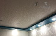 Натяжной потолок с тиснением и глянцевый